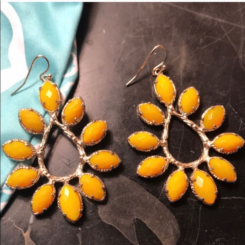 ISO Kendra Scott Gold Nyla Earrings - Picture 4 of 5